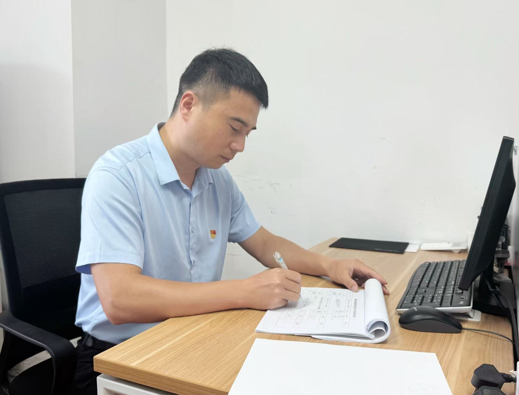 倪荣雷照片1（李颖）